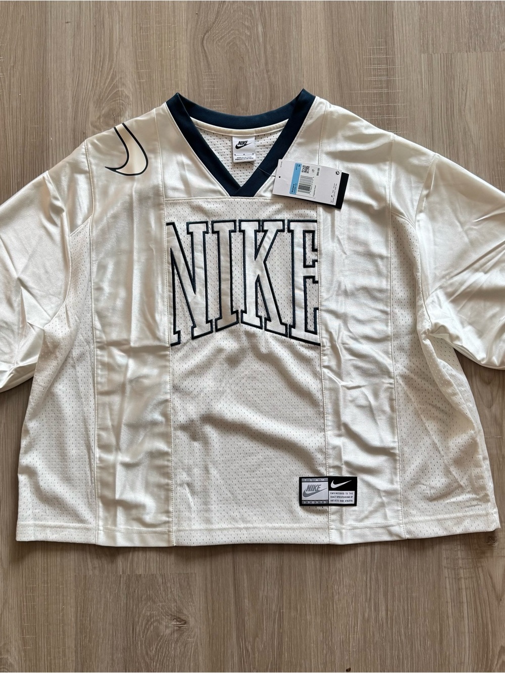 NWT Nike White and Black Women's Mesh Jersey Top